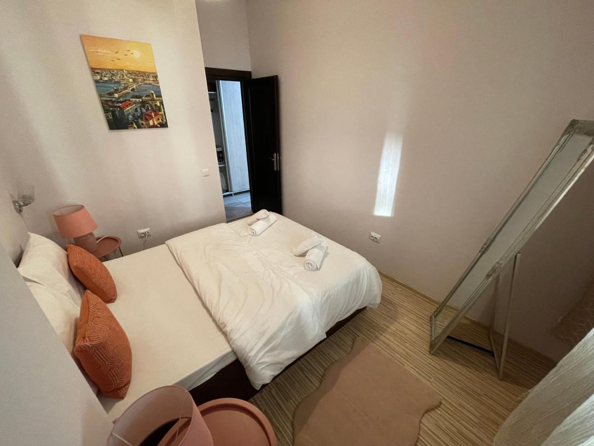 Le Lupin / Center Apartment Iasi Exterior photo